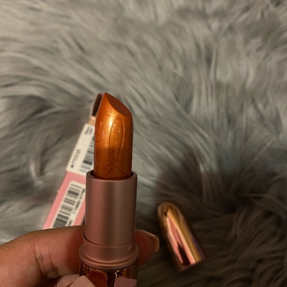 MAC COSMETICS LIMITED EDITION RIHANNA LIPSTICK - Picture 4 of 4